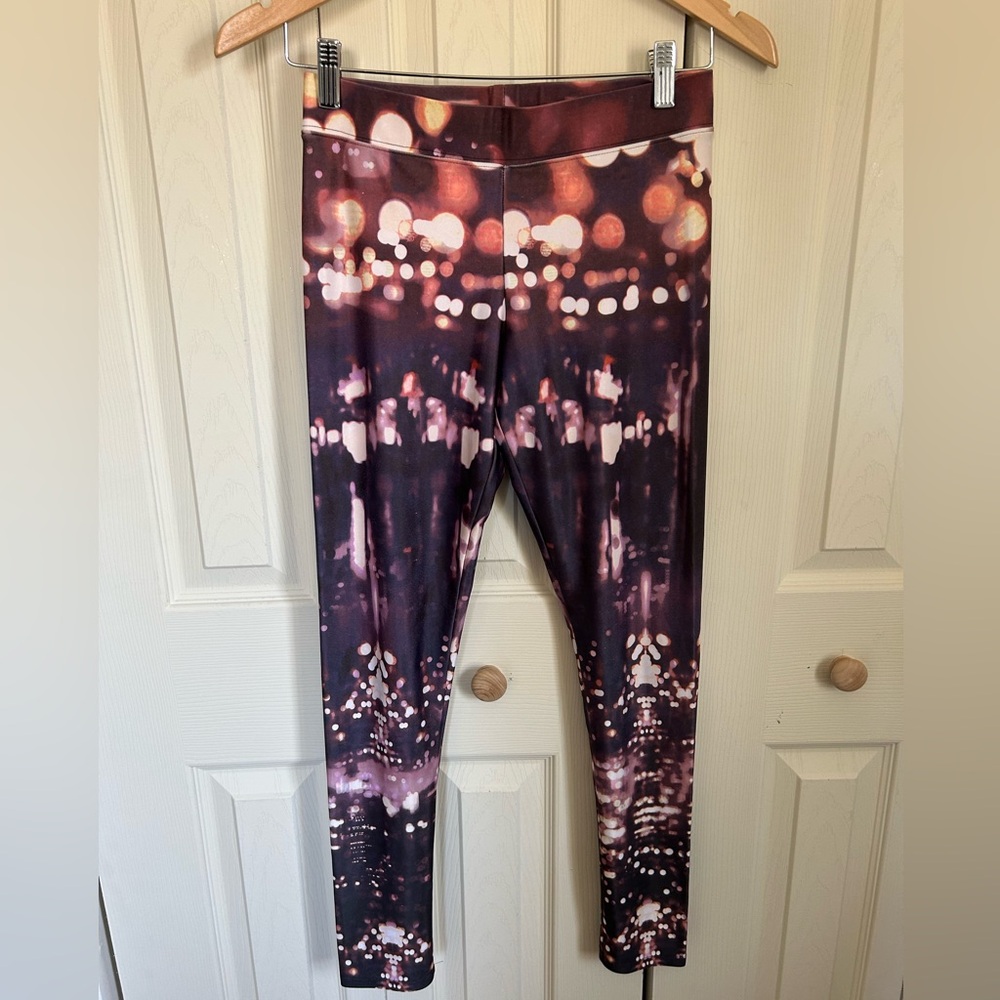 Lot of 2 Pairs of Athletic Leggings American Eagle Cityscape Old Navy Mesh